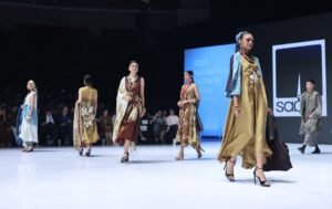 Papri Basak Indonesia fashion show